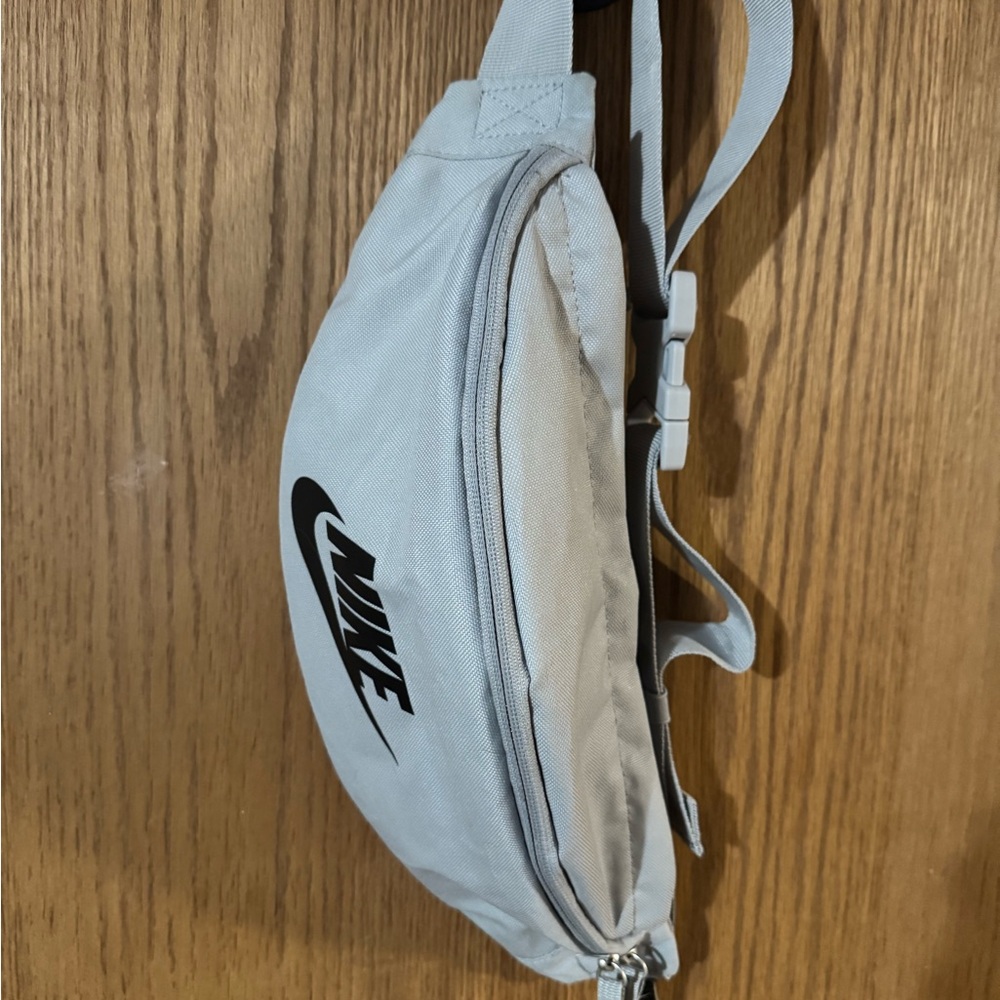 Nike fanny / sling